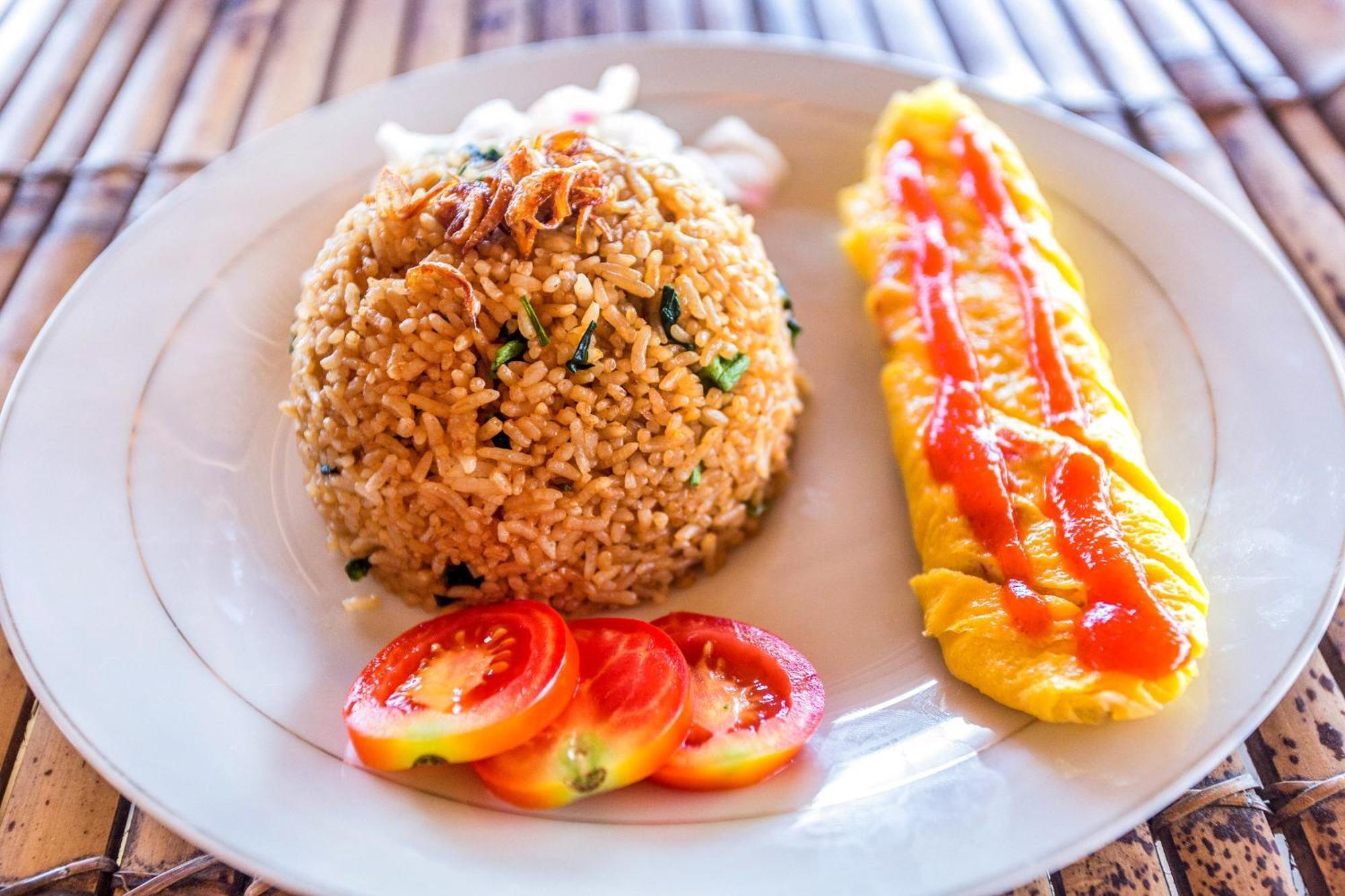Oyo 1837 Telone Bungalow Palebah Ngoại thất bức ảnh