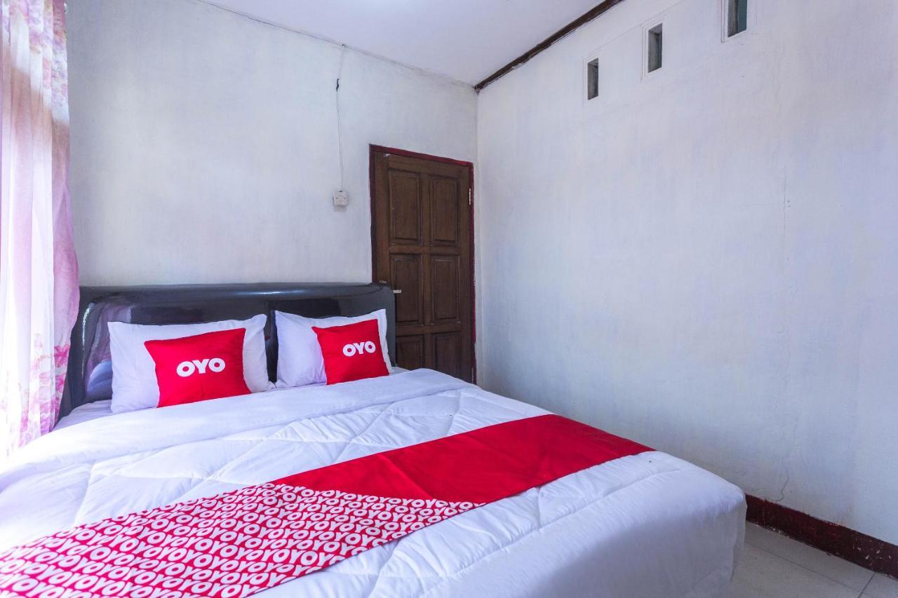 Oyo 1837 Telone Bungalow Palebah Ngoại thất bức ảnh